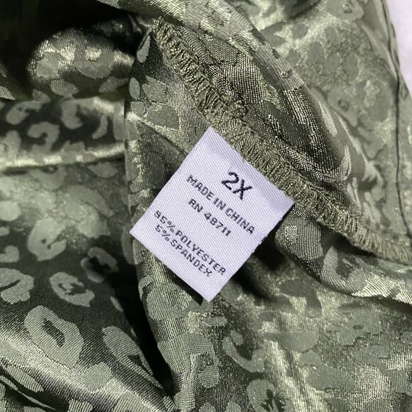 Ophelia Roe Women's Plus Sz 2X Top Satin Animal Print Puff Sleeve Button Front - Picture 3 of 6